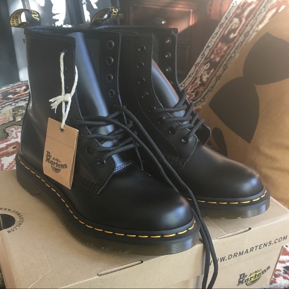 Nwt 469 Dr Martens 8eye Boot 